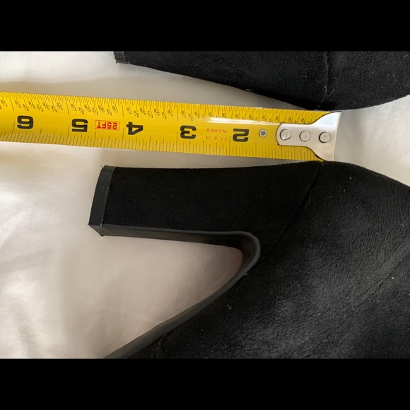 Sure cute over the knee boots with ties - Picture 3 of 8